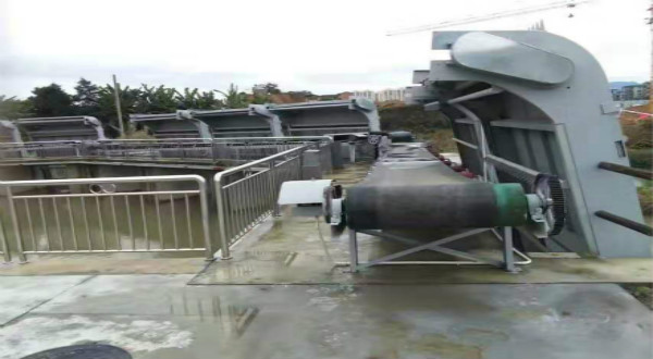 螺旋式格柵機構(gòu)造及使用方法介紹-污水處理設(shè)備-樂中環(huán)保