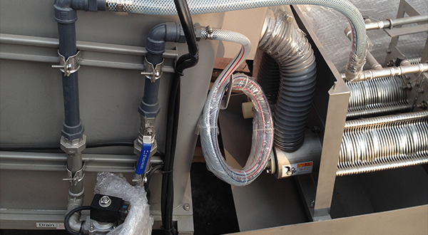 升流式氧污泥反應器內(nèi)出現(xiàn)污混的方法-青島樂中環(huán)?？萍加邢薰? /> 
</p>
<p style=